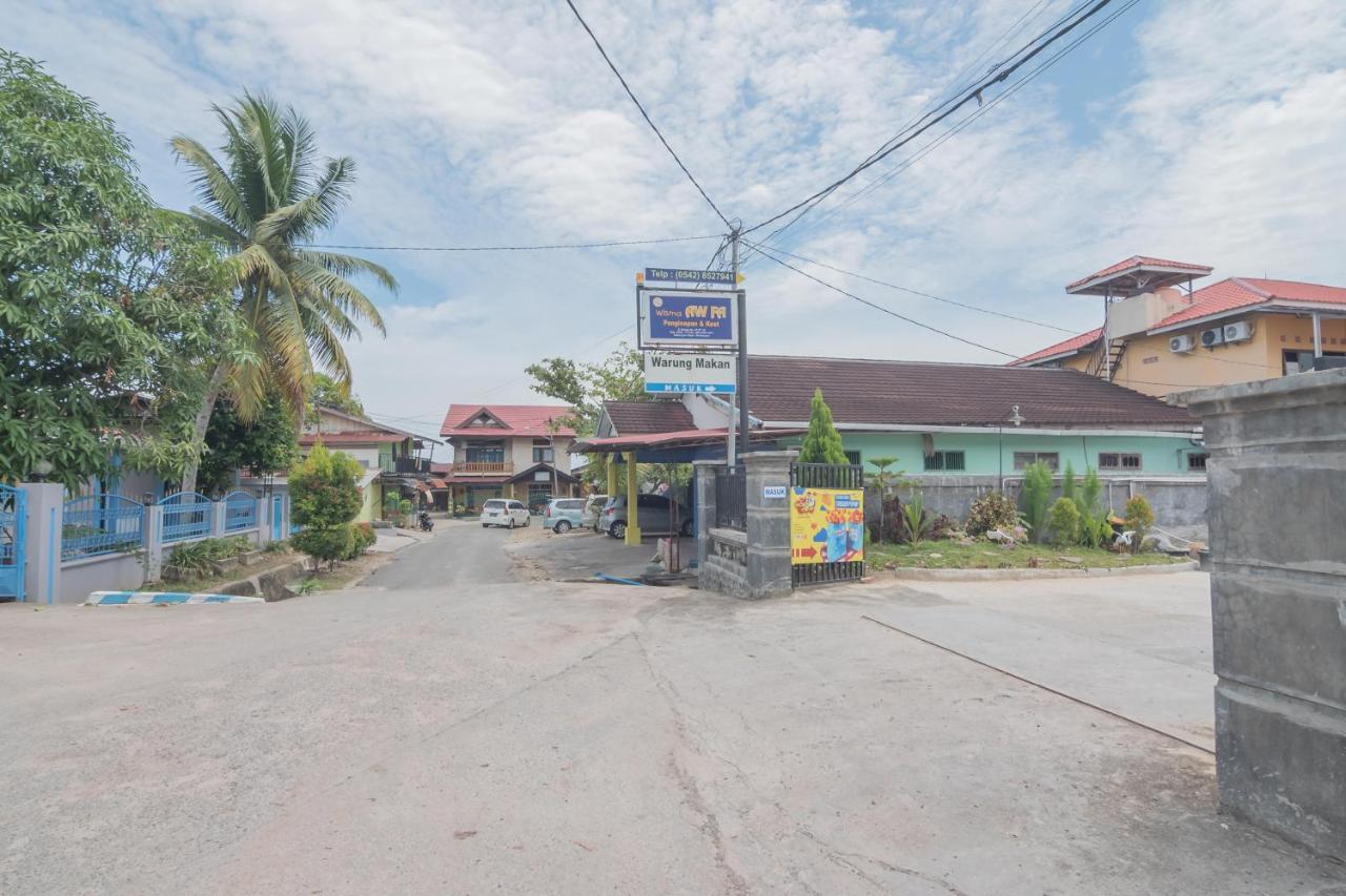 Reddoorz Near Sepinggan Airport Balikpapan 2 Hotel Exterior photo
