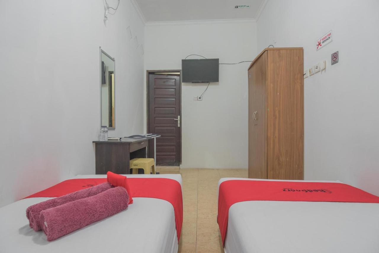 Reddoorz Near Sepinggan Airport Balikpapan 2 Hotel Exterior photo